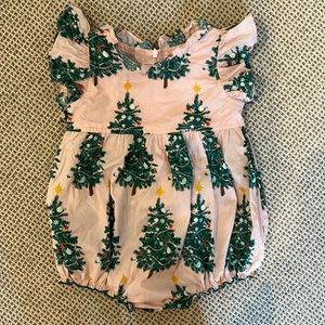 Pink chicken size 6/12 Christmas tree bubble